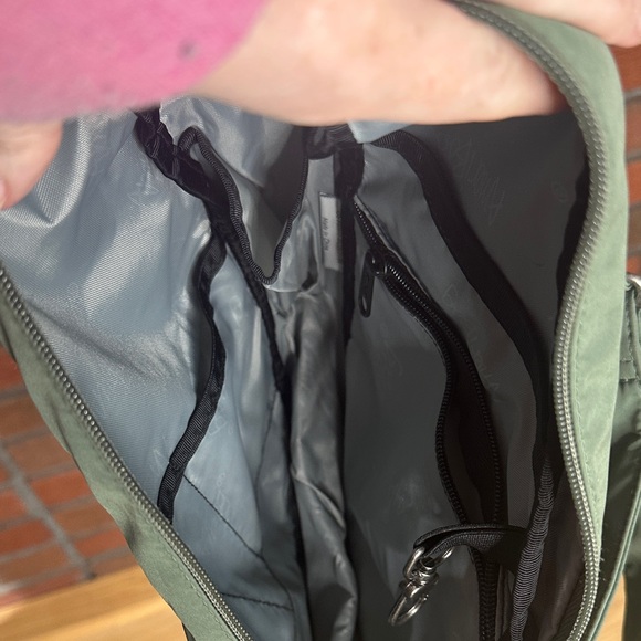 Ameribag Medium Green Sling Bag - Picture 3 of 5